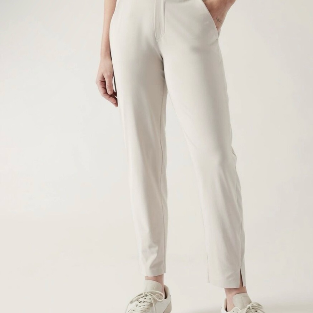 Athleta Women's Brooklyn Ankle Pant Abalone Grey/Cream Pants in Size 2